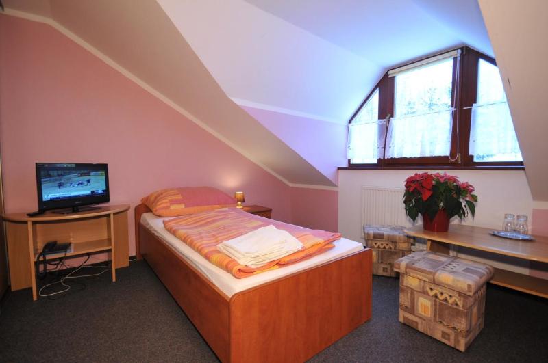 Single Room image 3