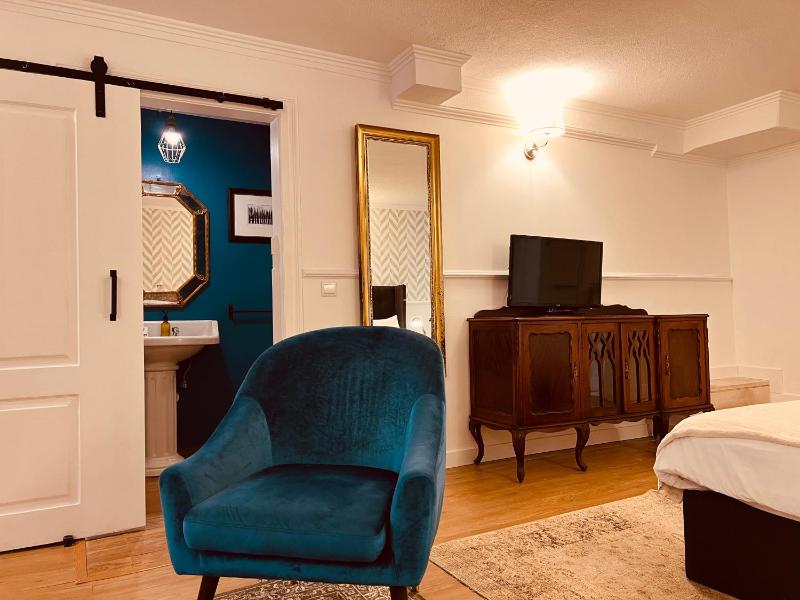 Premium Studio image 3