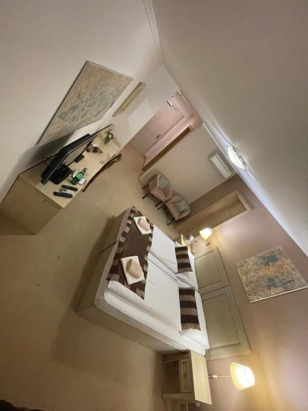 Superior Family Room image 1