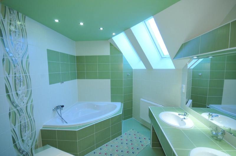 Quadruple Room with Balcony and Extra bed image 2