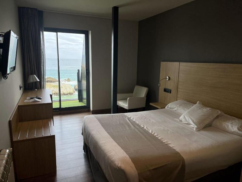 Single Room with Sea View image 1