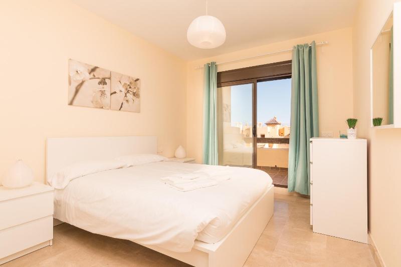 2114-Apt with nice terrace with pool view - image 37