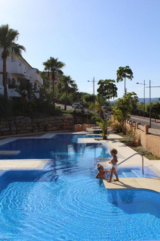 2114-Apt with nice terrace with pool view - image 17