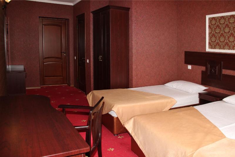 Triple Room image 2