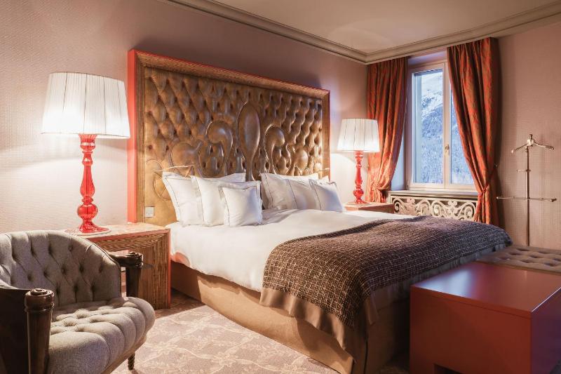 Deluxe Suite with Lake View image 4