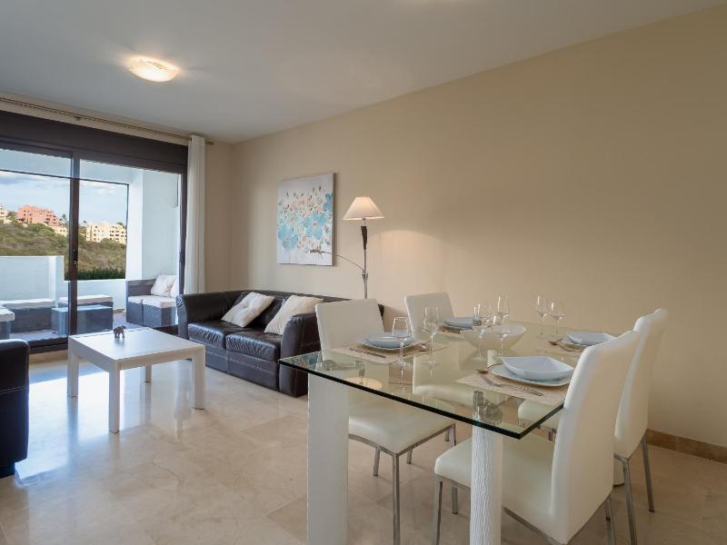 2147-Beautiful 2 bedrooms with sea view - image 22