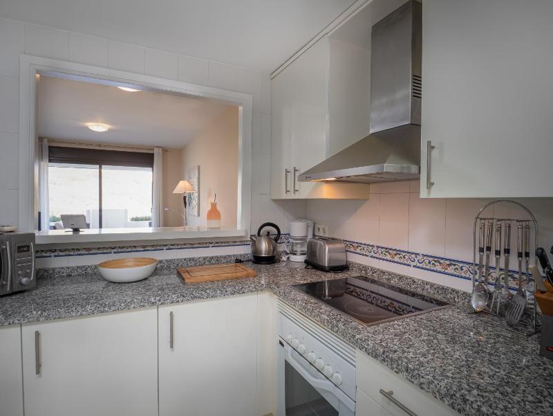 2147-Beautiful 2 bedrooms with sea view - image 35