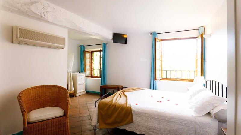 Double Room image 4