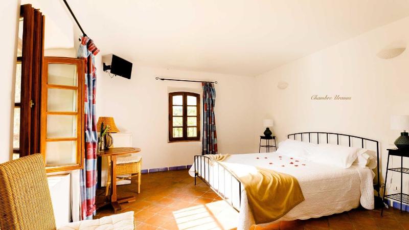 Double Room image 2