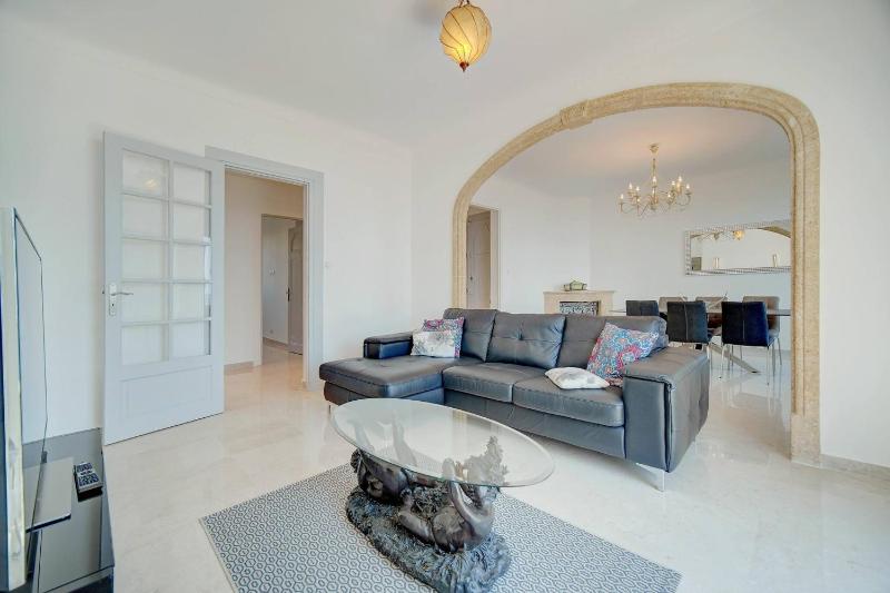 Brand New Three Bedroom Apartment with Sea views - image 13