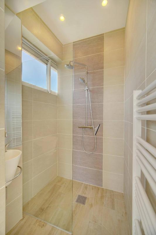 Brand New Three Bedroom Apartment with Sea views - image 9