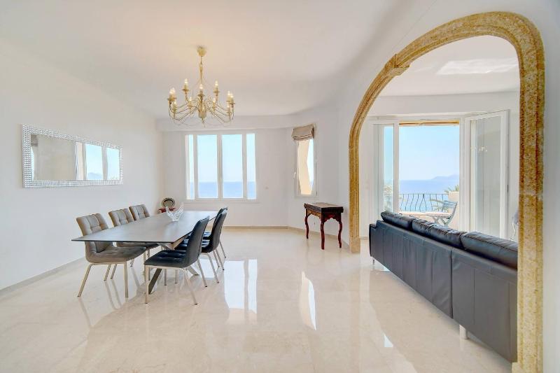Brand New Three Bedroom Apartment with Sea views - image 25