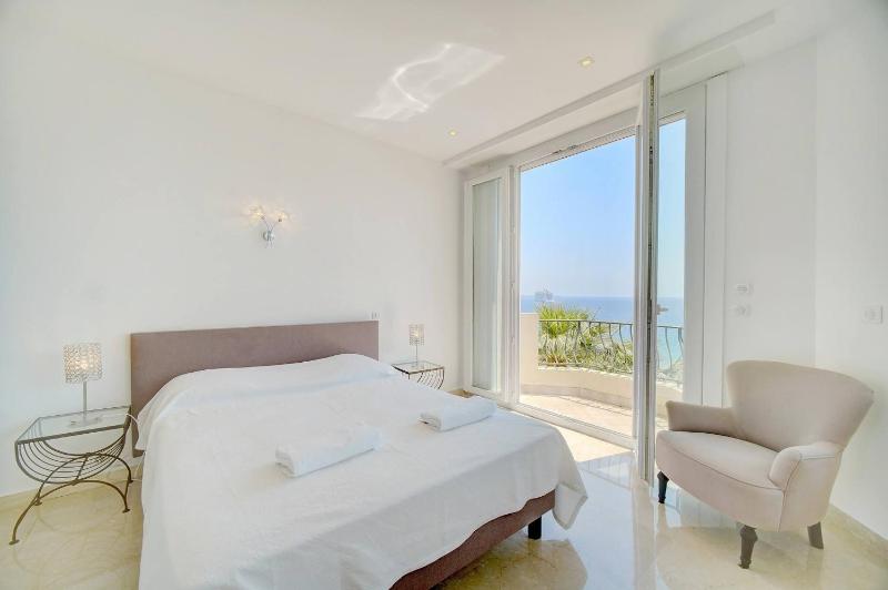 Brand New Three Bedroom Apartment with Sea views - image 33
