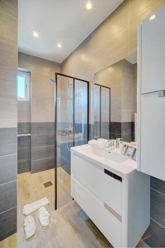 Brand New Three Bedroom Apartment with Sea views - image 26