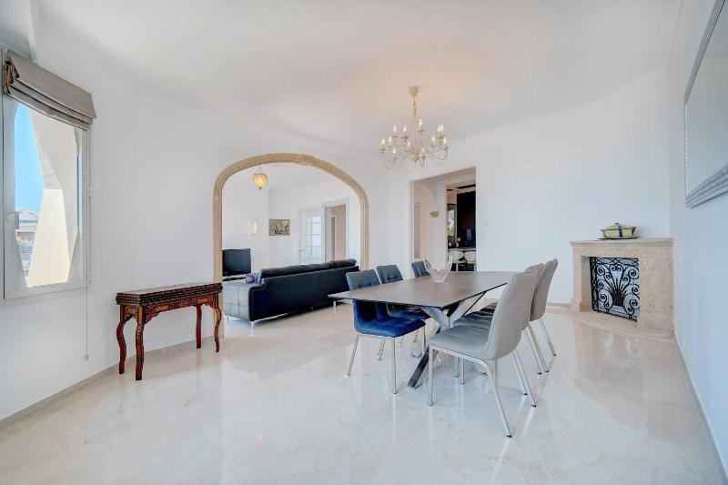 Brand New Three Bedroom Apartment with Sea views - image 44