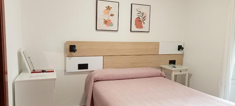 Queen Room with Balcony image 3