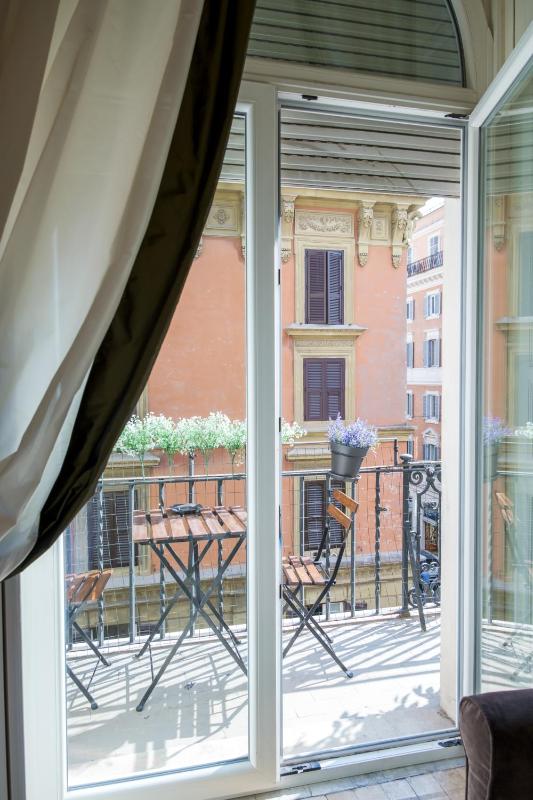 Junior Suite with Balcony image 4