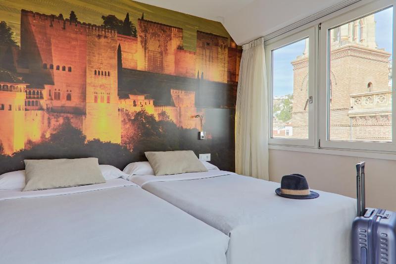 Twin Room image 1