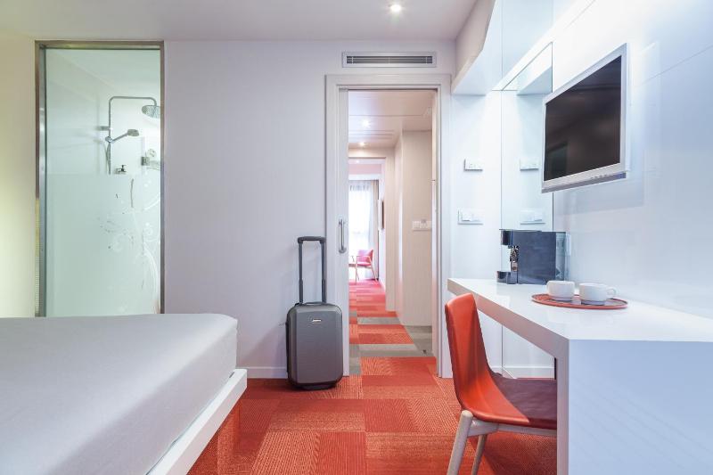 Family Junior Suite (2 Adults + 2 Children) image 4