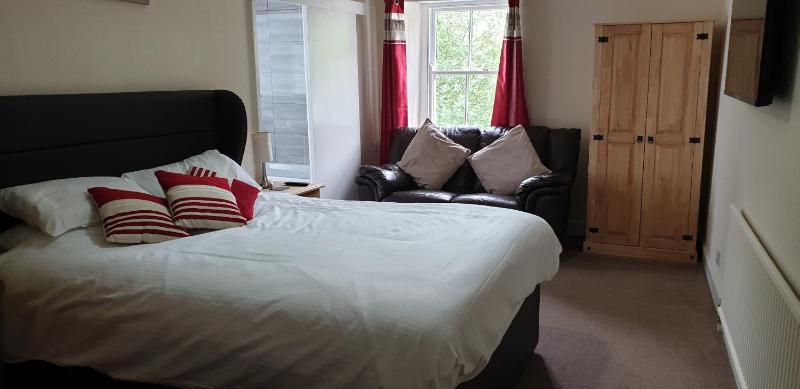 Double Room with Private Bathroom image 3