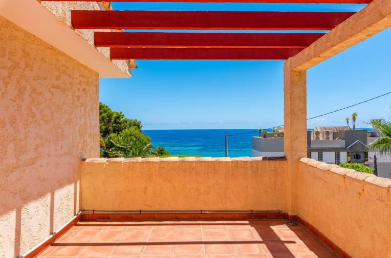 Deluxe Villa image 2