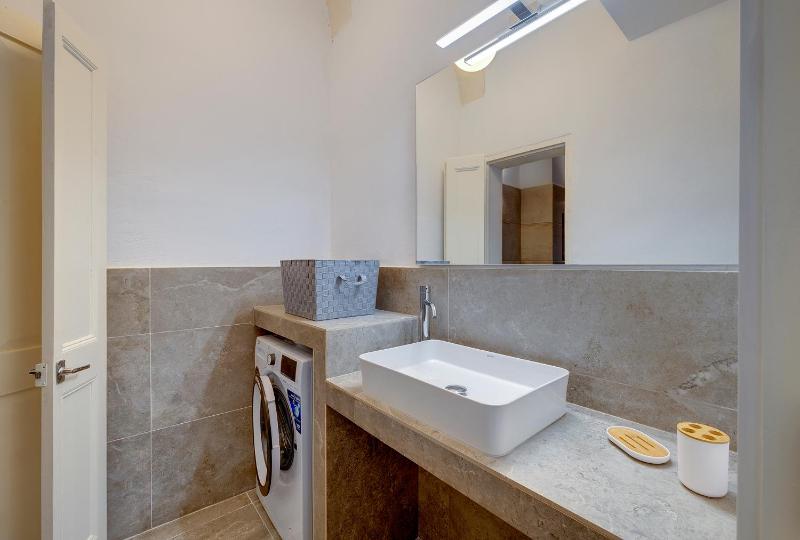 Comfy 2BR Flat in the Heart of Valletta by Buena Vista - image 3