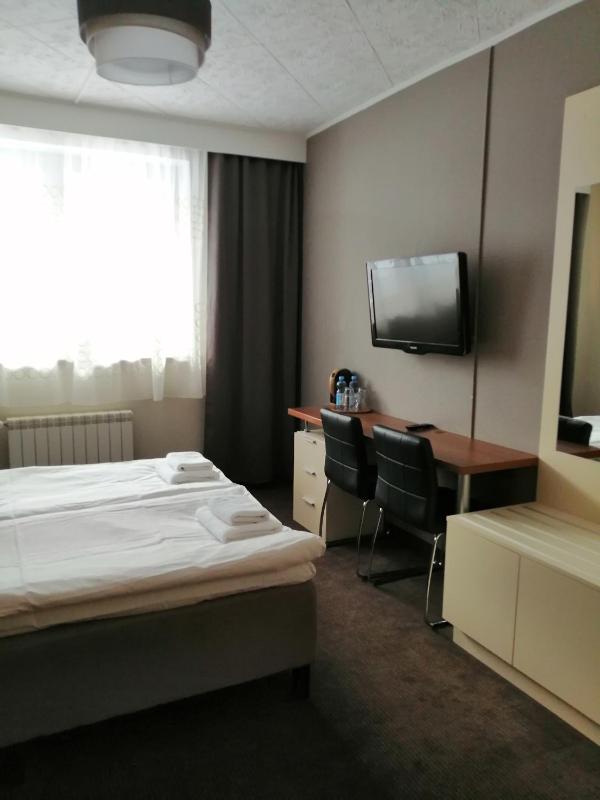Superior Twin Room with City View image 4