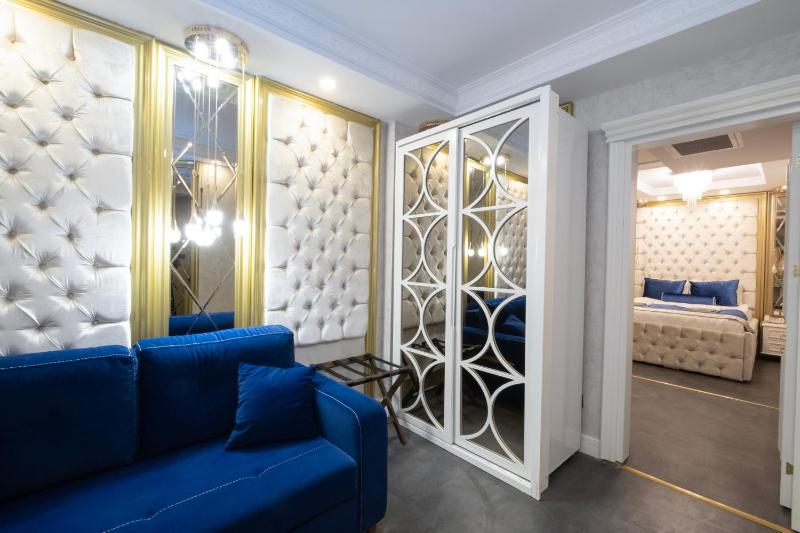 Deluxe Suite image 4