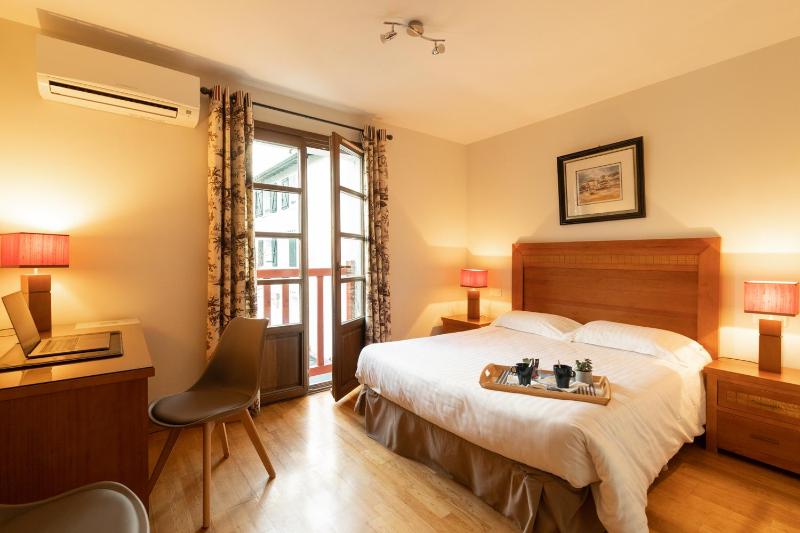 Double Room image 1