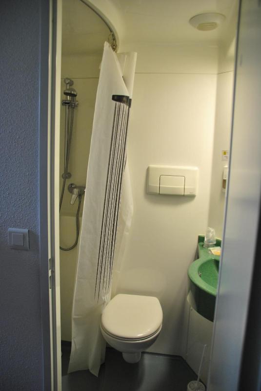 Economy Double Room image 1