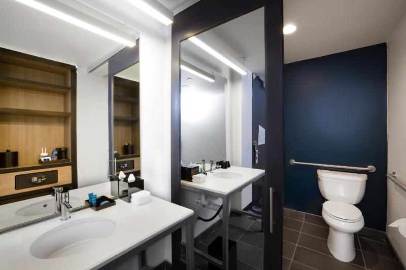 Aloft, Guest room, 2 Queen image 2