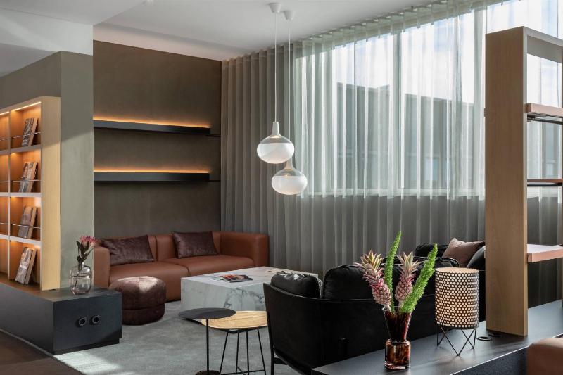 Executive, M Club lounge access, Guest room, 2 Twin image 2