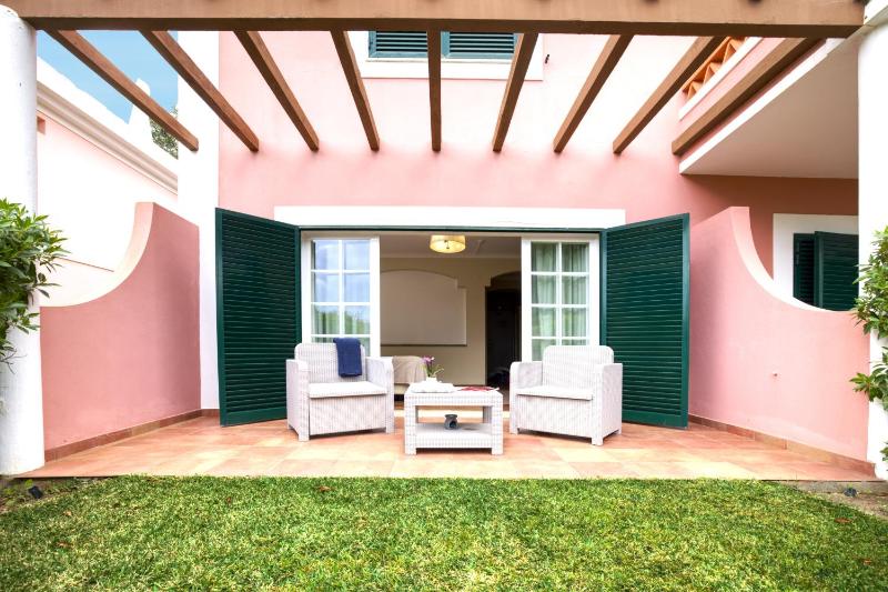 Studio Ground Floor with Garden Patio image 2