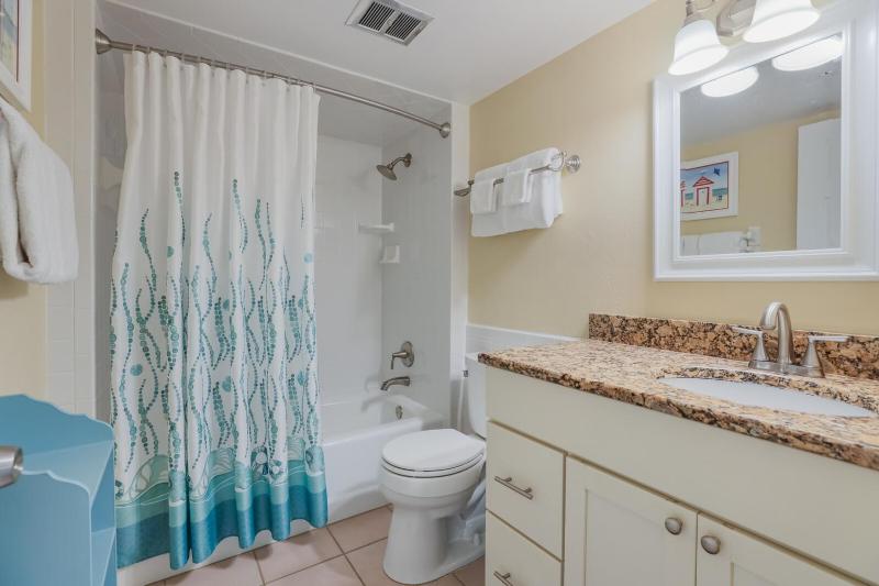 Island Hideaway East: 5 Minute Walk to Beach Private Pool by Anna Maria Life Vacation Rentals - image 22
