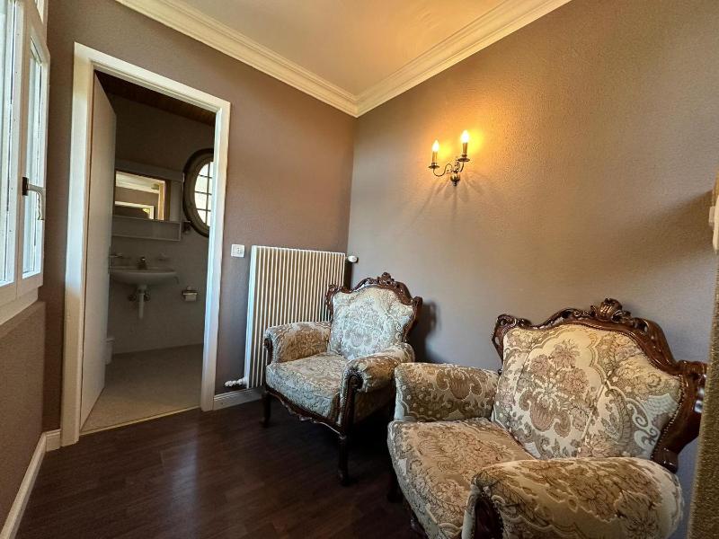 Double Room with Balcony image 3