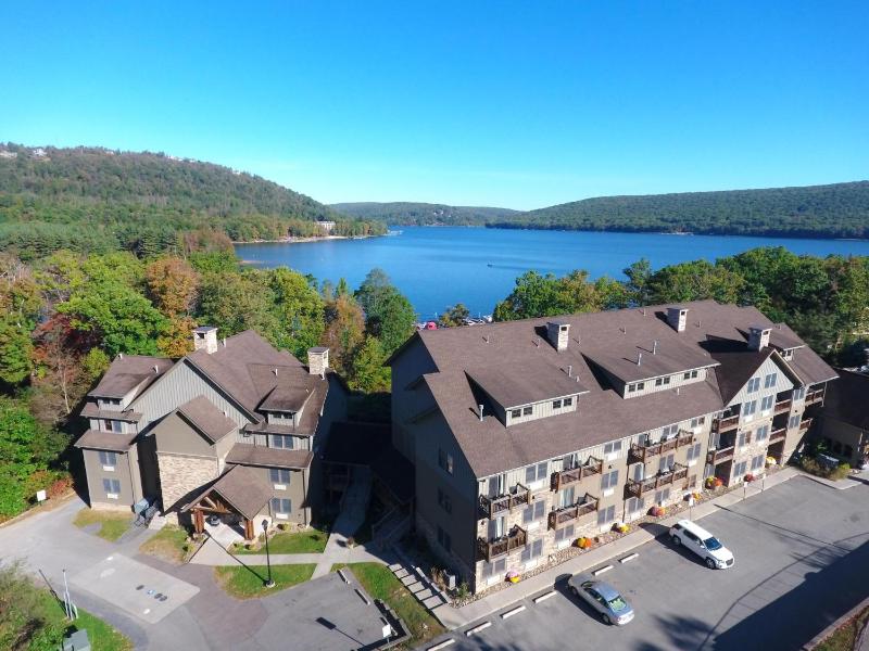 A207 One Bedroom Lake View - image 18