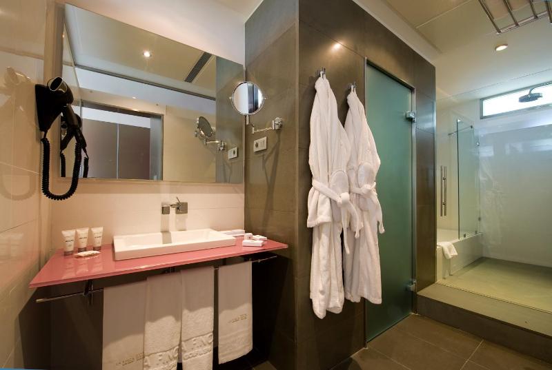 Superior Double Room image 3