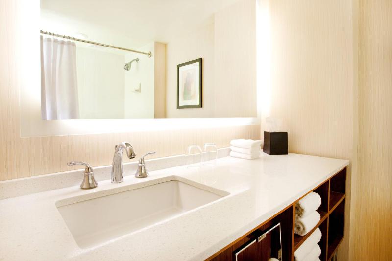 Traditional King Room image 1