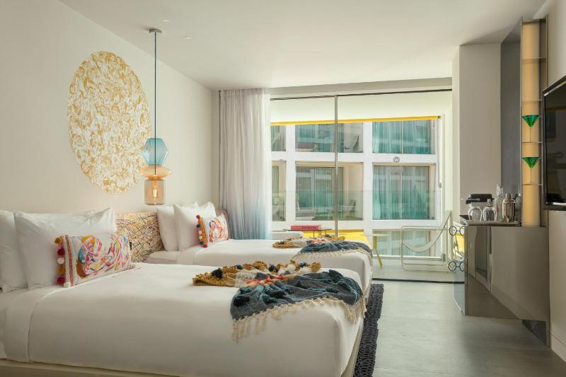 Fabulous Twin Room with Sea View and Balcony image 3