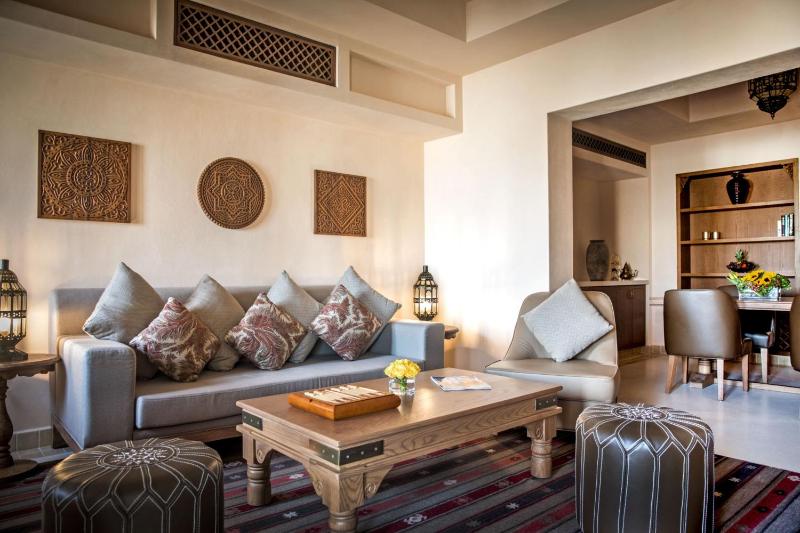 Classic, 1 Bedroom Suite, 1 King, Balcony image 4