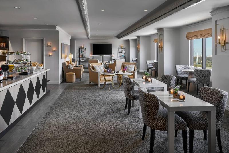 Club lounge access, 1 Bedroom Executive Suite image 3