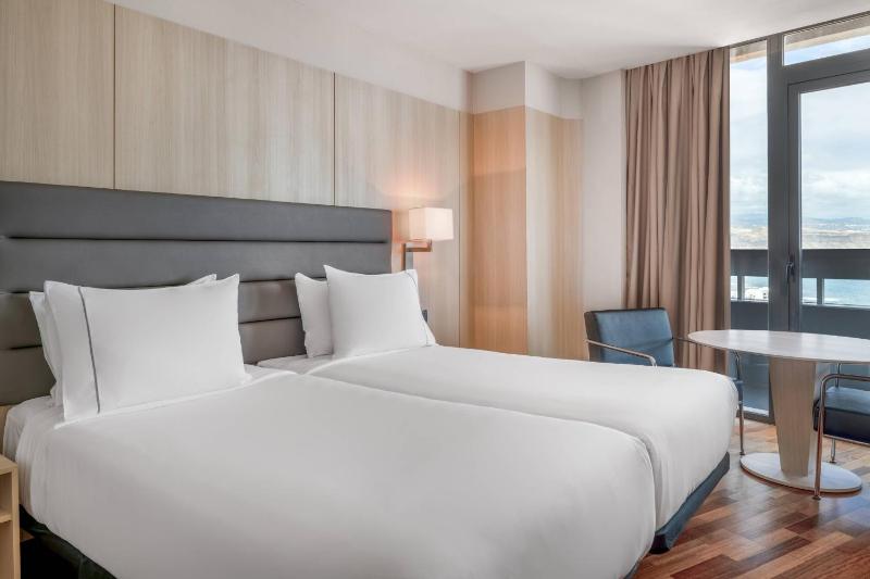 High Floor View Twin, Guest room, 2 Twin/Single Bed(s) image 1
