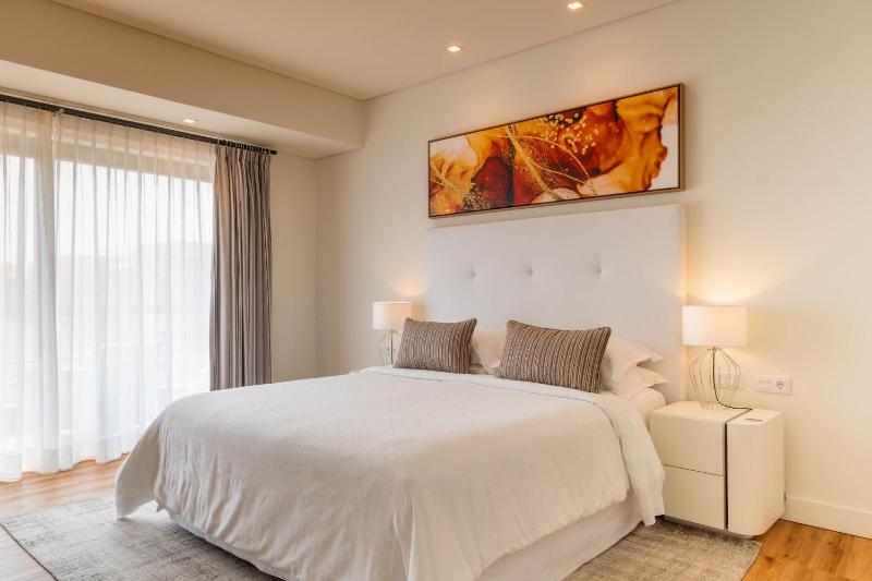 Premium Deluxe Room with Resort View image 3