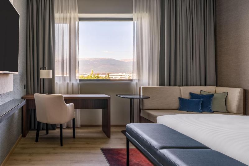 Geneva Marriott Hotel - image 3