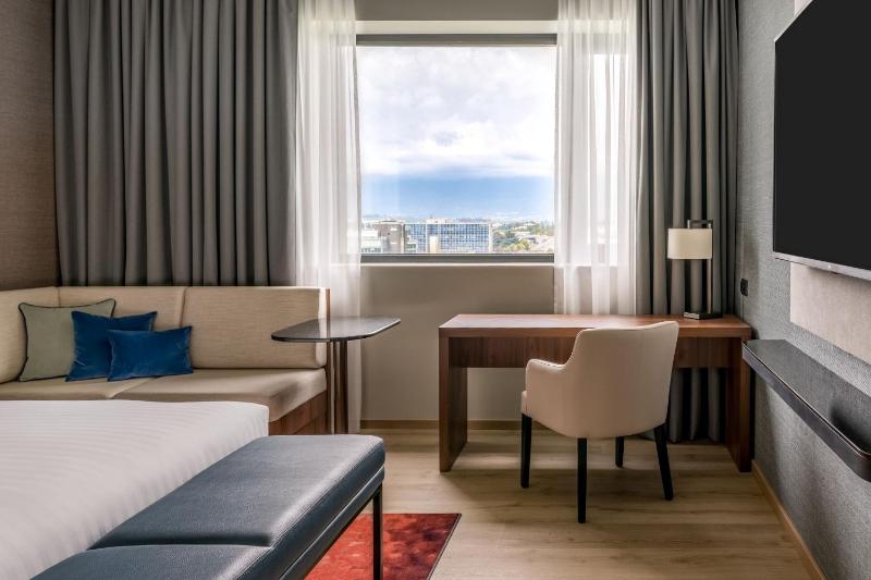 Geneva Marriott Hotel - image 7