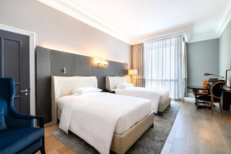 Deluxe Sea View Twin Room