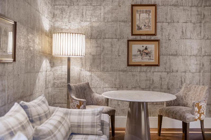 Junior King Suite image 1