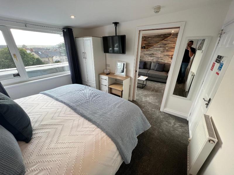 Deluxe King Suite - Adults Only image 3