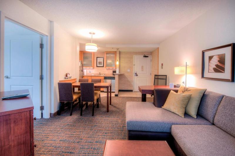 One-Bedroom Suite image 1