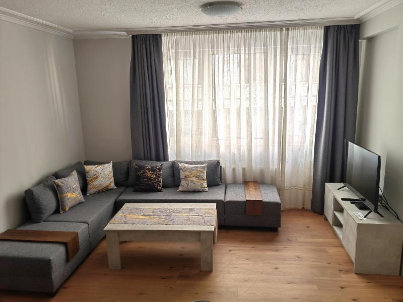 Venice Apartments - image 10
